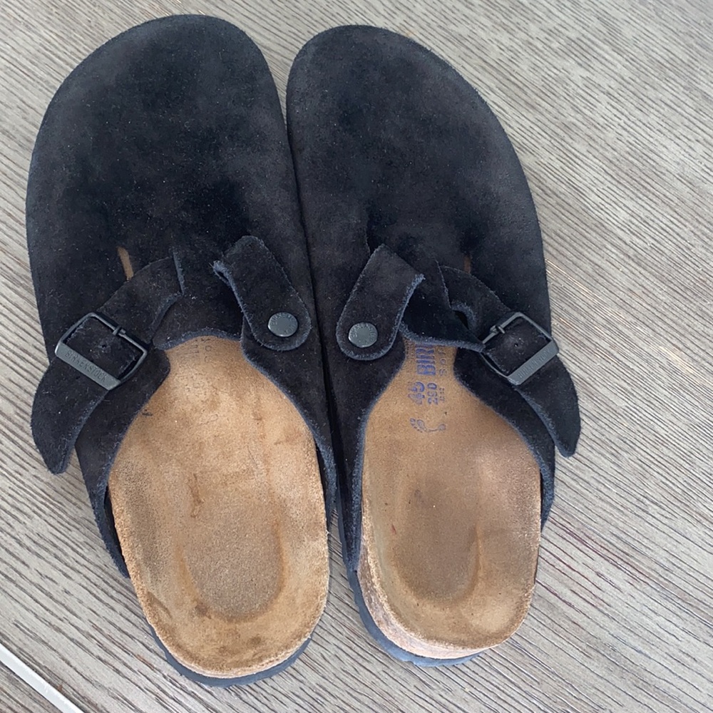 BLACK SUEDE BIRKENSTOCK